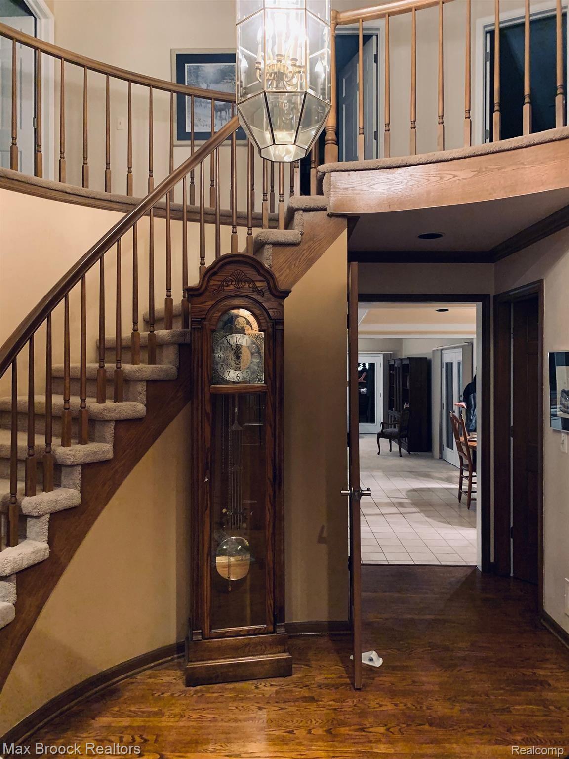 Foyer.jpg
