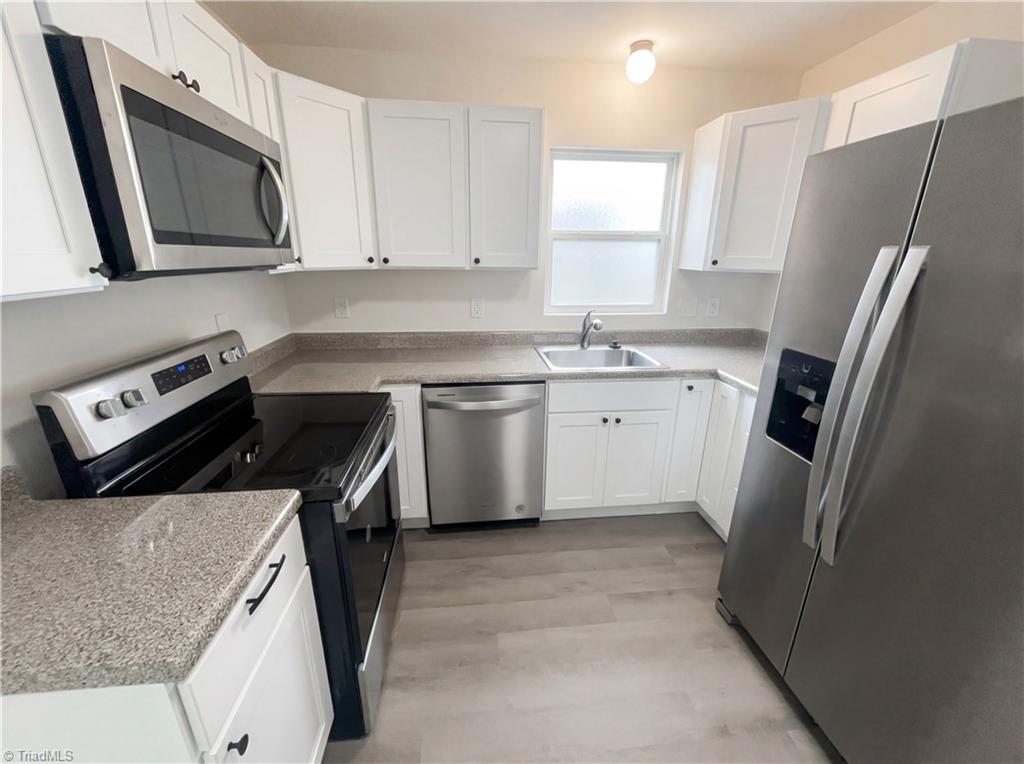 131 Hasty Hill Road Thomasville, NC 27360 - Photo 2 of 16