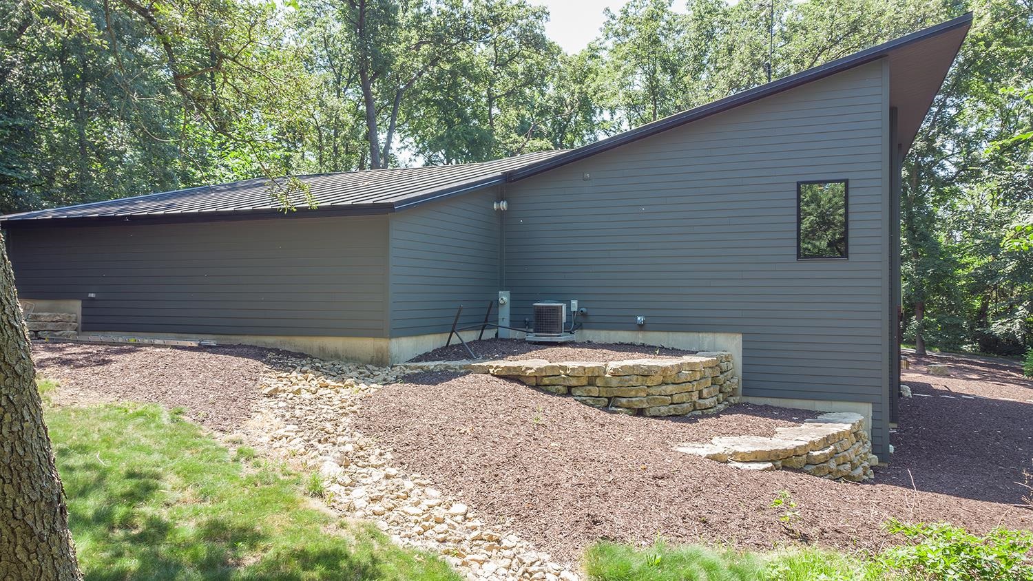 8383 West Mound Road Lena, IL 61048 - Photo 4 of 57