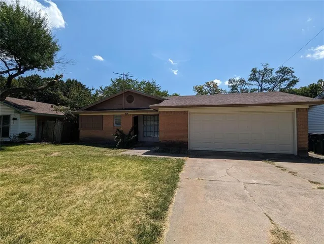 $1,795 | 818 Calvin Drive, Garland, TX 75041