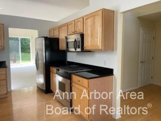 1318 Nottington Court, Unit 40 Ann Arbor, MI 48103 - Photo 13 of 27 Photo 13