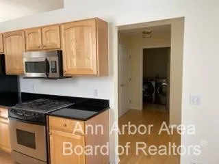 $2,550 | 1318 Nottington Court, Unit 40, Ann Arbor, MI 48103