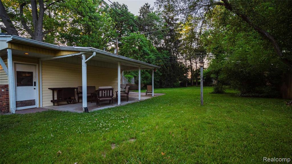 259 Red Oak Lane Rochester Hills, MI 48307 - Photo 3 of 21