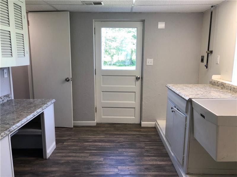6104 Library Road Bethel Park, PA 15102 - Photo 18 of 25 Gallery Image 18