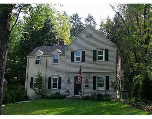 2038 Mohawk Road Upper St. Clair, PA 15241 - Photo 1 of 6 Exterior Front.