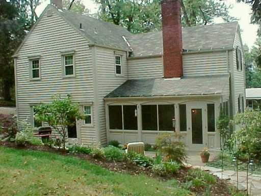 2038 Mohawk Road Upper St. Clair, PA 15241 - Photo 4 of 6 Yard/Garden.
