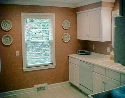 2038 Mohawk Road Upper St. Clair, PA 15241 - Photo 6 of 6 Kitchen.