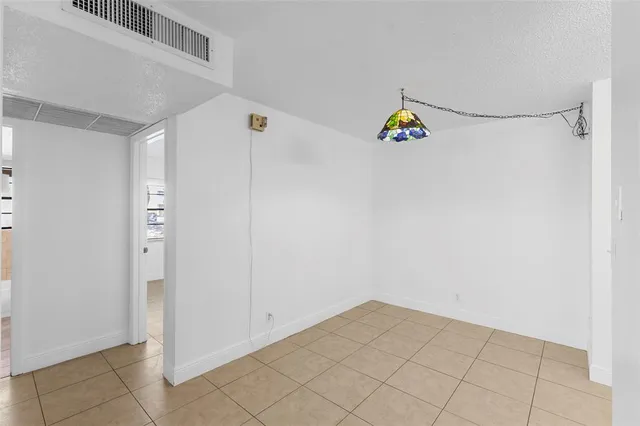 $190,000 | 2661 Riverside Drive, Unit 2, Coral Springs, FL 33065