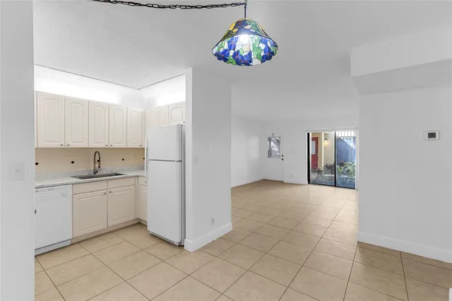 $190,000 | 2661 Riverside Drive, Unit 2, Coral Springs, FL 33065