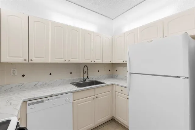 $190,000 | 2661 Riverside Drive, Unit 2, Coral Springs, FL 33065