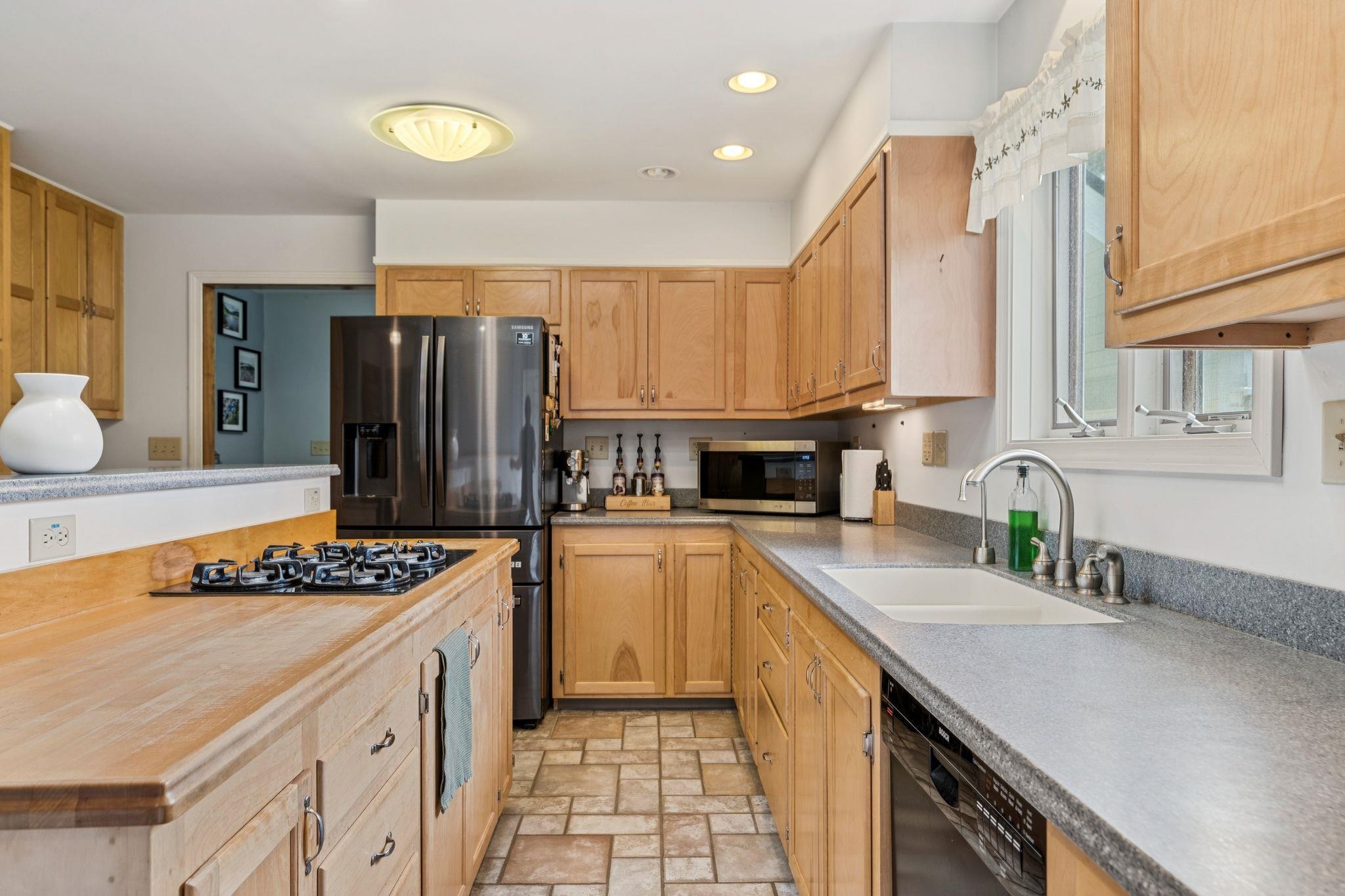296 Creamery Road Ryegate, VT 05069 - Photo 8 of 39