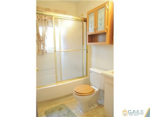 46 Highview Road East Brunswick, NJ 08816 - Photo 9 of 17 Gallery Image 9