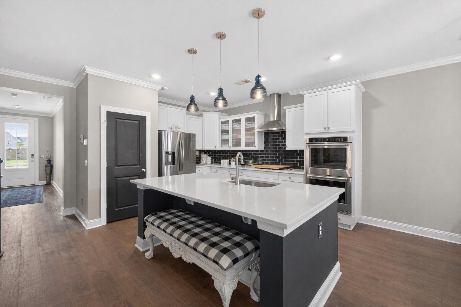 212 Shortmarsh Street Summerville, SC 29486 - Photo 5 of 37 Image