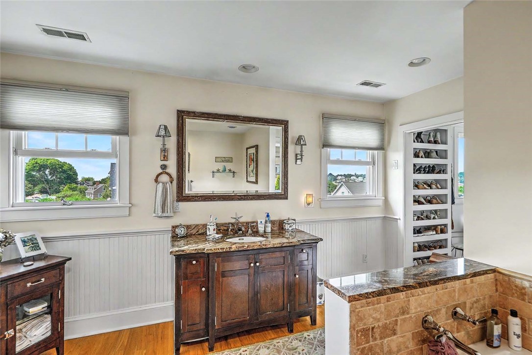 33 Withington Road Narragansett, RI 02882 - Photo 30 of 48