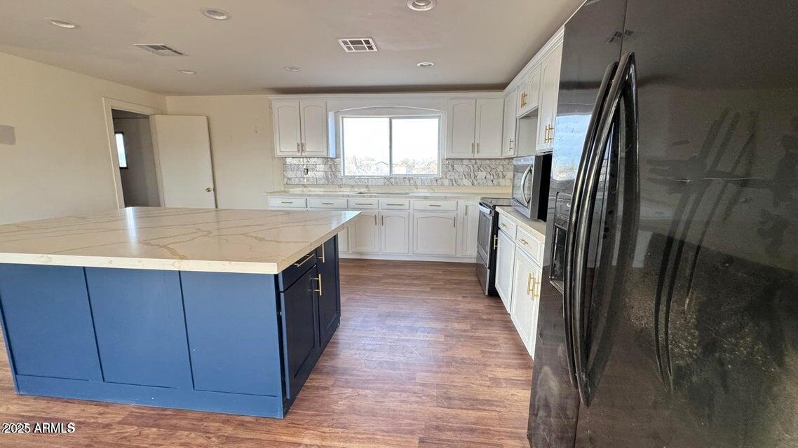 26835 North Silver Bell Road, Unit 234 Wittmann, AZ 85361 - Photo 19 of 34 Silver Bell Kitchen 6