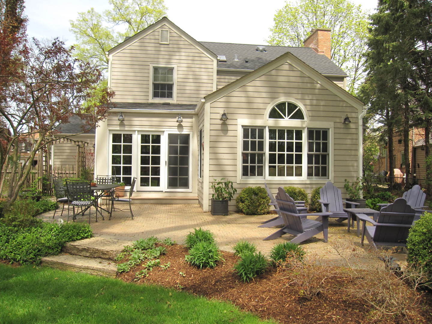 383 North Delaplaine Road Riverside, IL 60546 - Photo 3 of 5