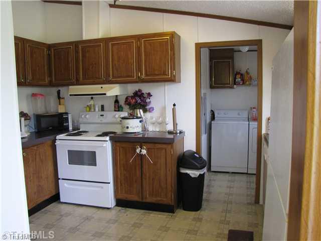 4305 Arnold Road Lexington, NC 27295 - Photo 3 of 14 Kitchen.