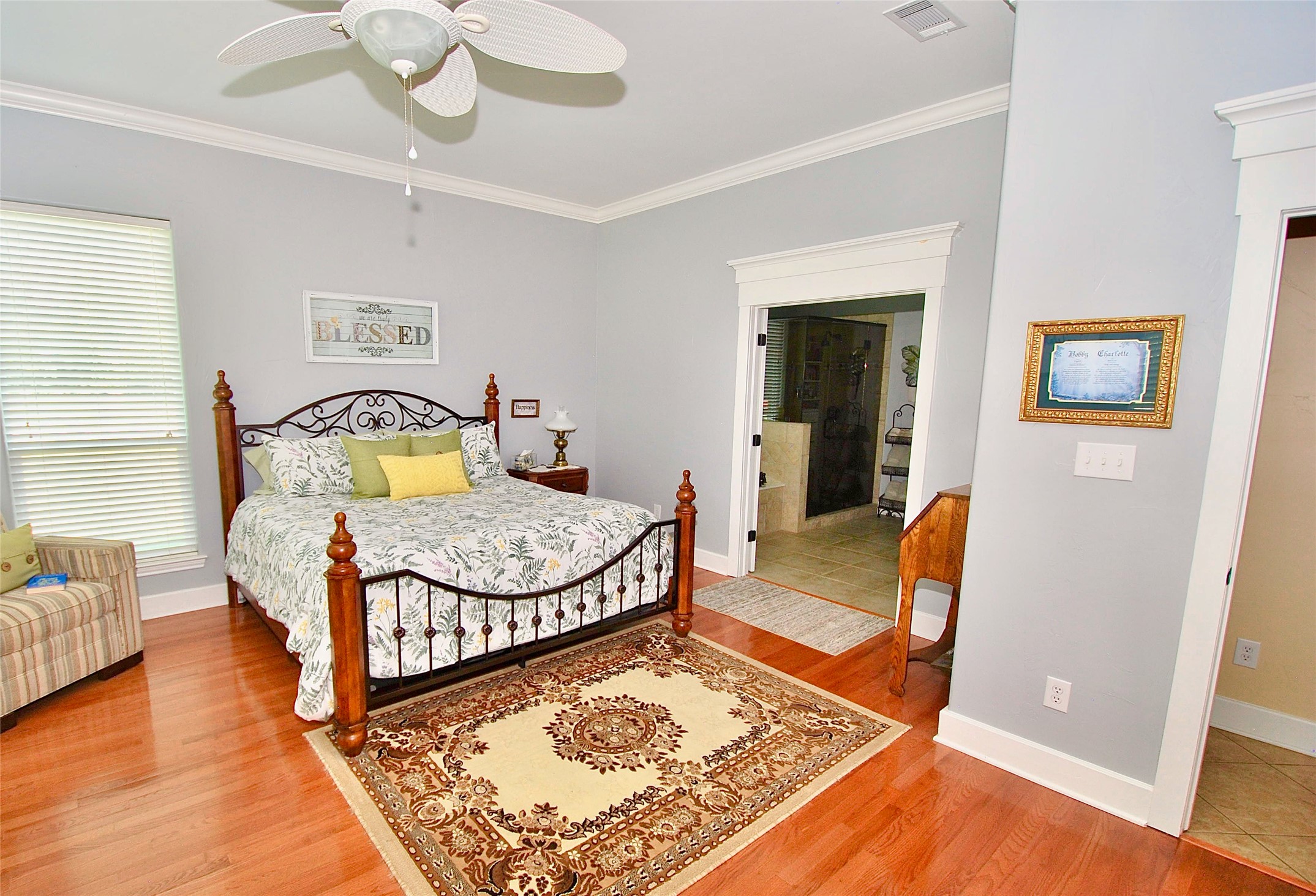 27368 Highway 19 Athens, TX 75752 - Photo 22 of 47 a living room with a bed and a table
