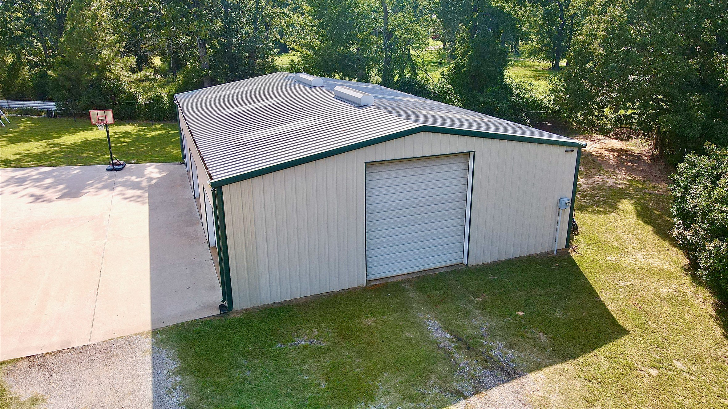 27368 Highway 19 Athens, TX 75752 - Photo 43 of 47 a backyard of a house with lots of green space