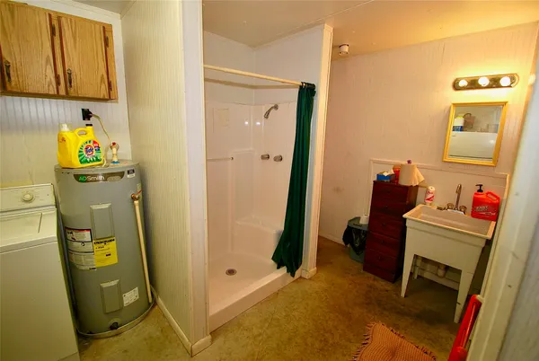 $1,150,000 | 27368 Highway 19, Athens, TX 75752