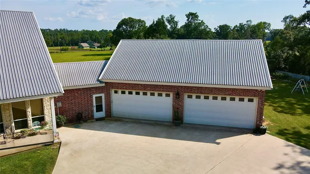 $1,150,000 | 27368 Highway 19, Athens, TX 75752