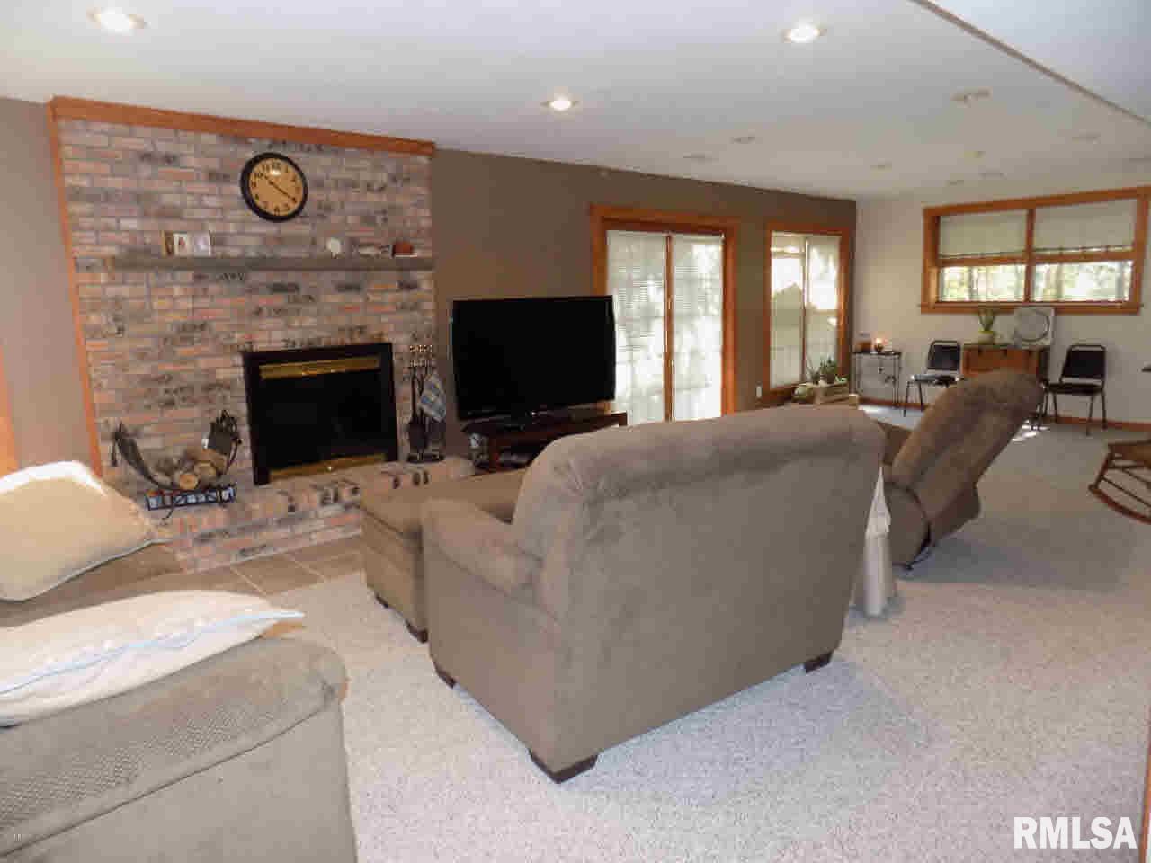 21206 Holmes Road Creal Springs, IL 62922 - Photo 11 of 32