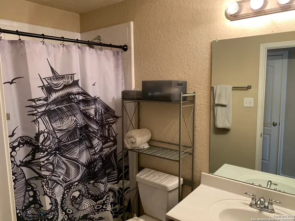 $2,250 | 26427 Walden Oak, San Antonio, TX 78260