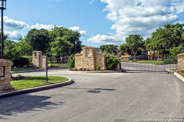 $2,250 | 26427 Walden Oak, San Antonio, TX 78260