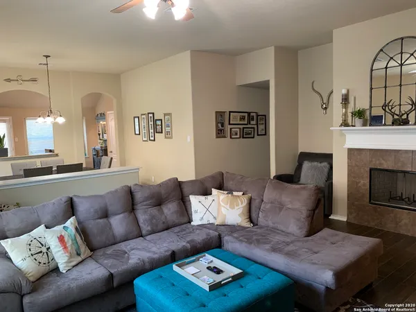 $2,250 | 26427 Walden Oak, San Antonio, TX 78260