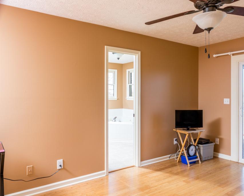 323 Mayhew Road Clarksville, TN 37040 - Photo 16 of 30 a view of a livingroom with lounge chair and windows