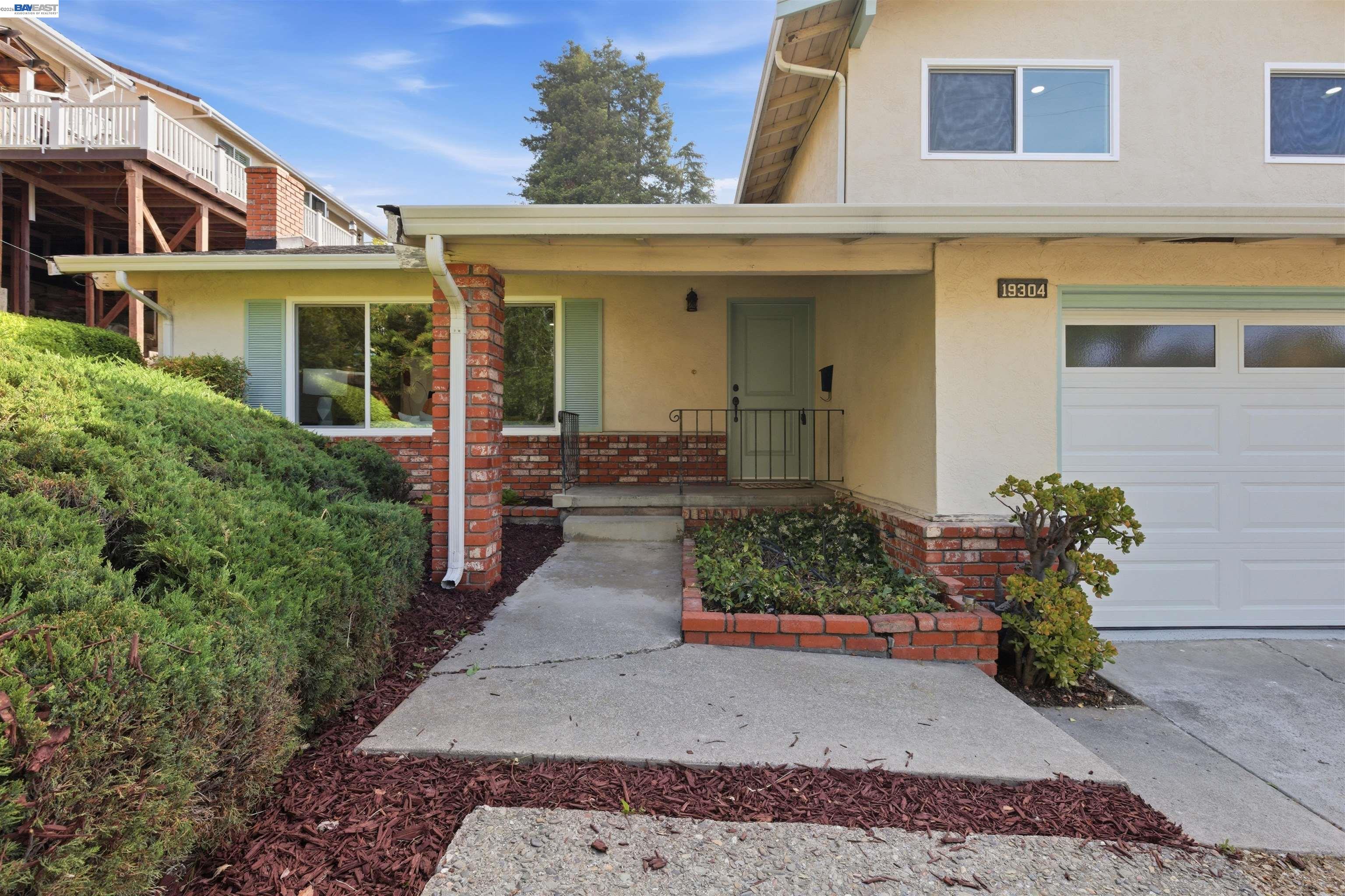 19304 Barclay Road Castro Valley, CA 94546 - Photo 3 of 32