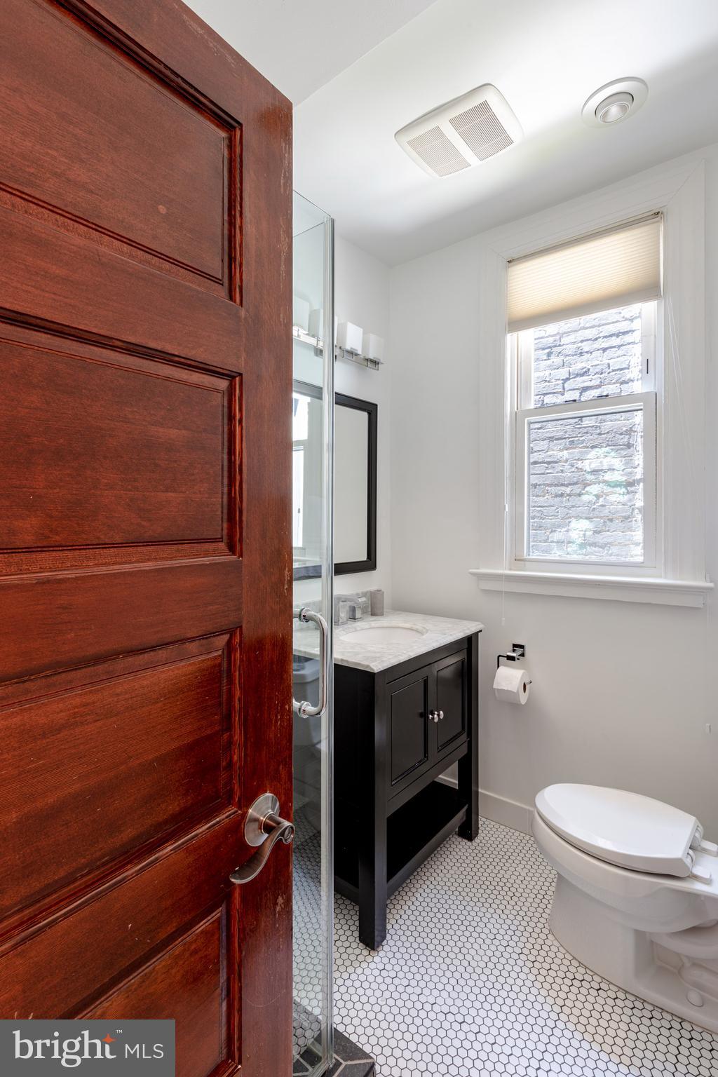 1130 Park Road Northwest Washington, DC 20010 - Photo 23 of 37