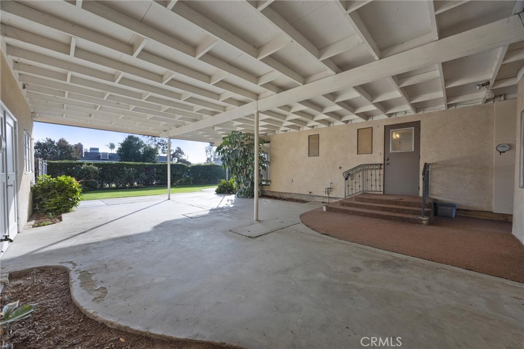 240 South Real Road Bakersfield, CA 93309 - Photo 21 of 35 a view of a room with gym equipment