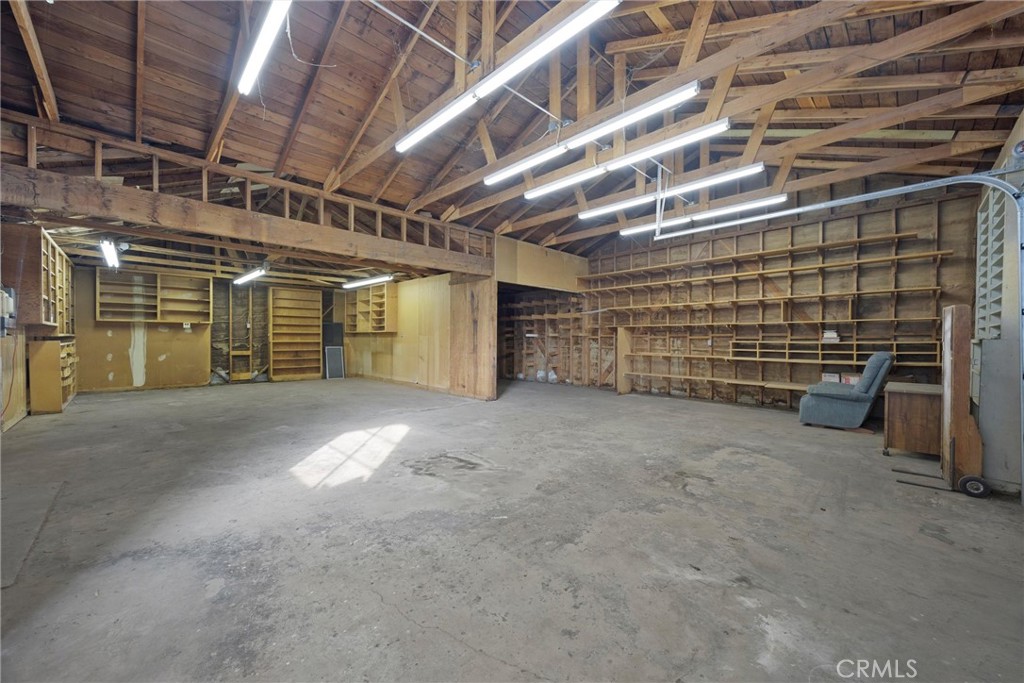 240 South Real Road Bakersfield, CA 93309 - Photo 26 of 35 a view of empty room with refrigerator