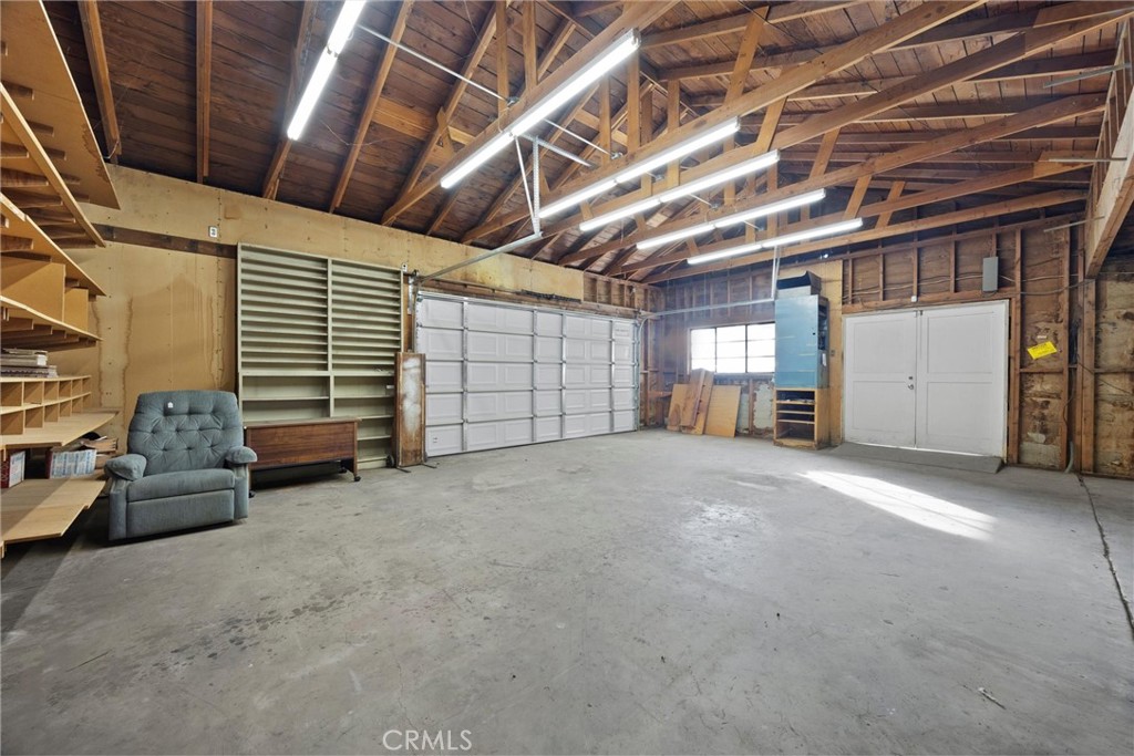 240 South Real Road Bakersfield, CA 93309 - Photo 28 of 35 a view of a garage