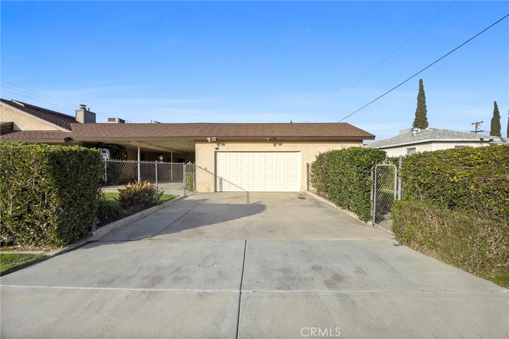 240 South Real Road Bakersfield, CA 93309 - Photo 31 of 35 a view of a house with a backyard