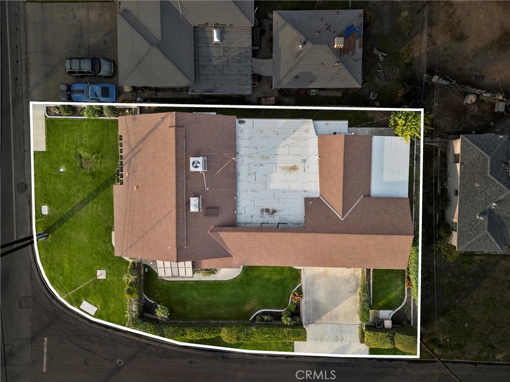 240 South Real Road Bakersfield, CA 93309 - Photo 33 of 35 an aerial view of a house