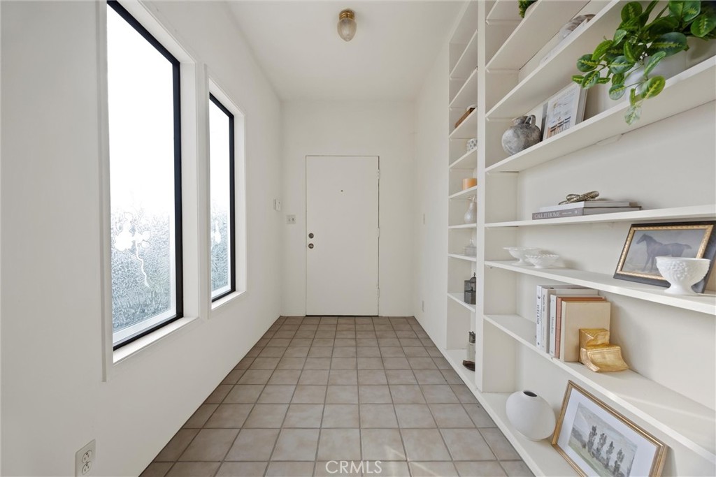 240 South Real Road Bakersfield, CA 93309 - Photo 5 of 35