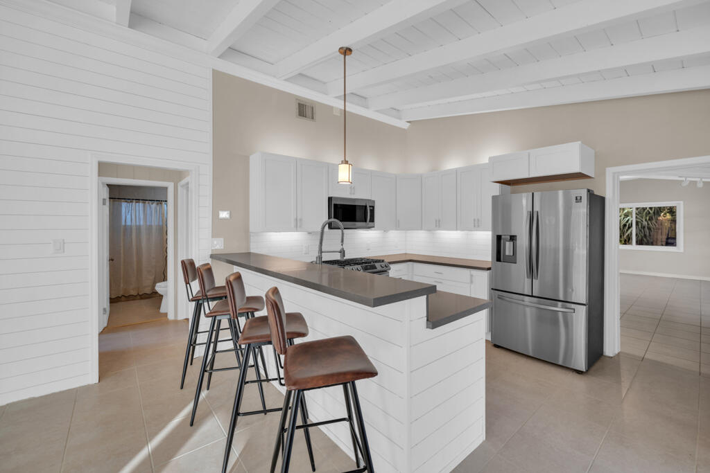 124 South Hammock Road Islamorada, FL 33036 - Photo 4 of 23 Kitchen