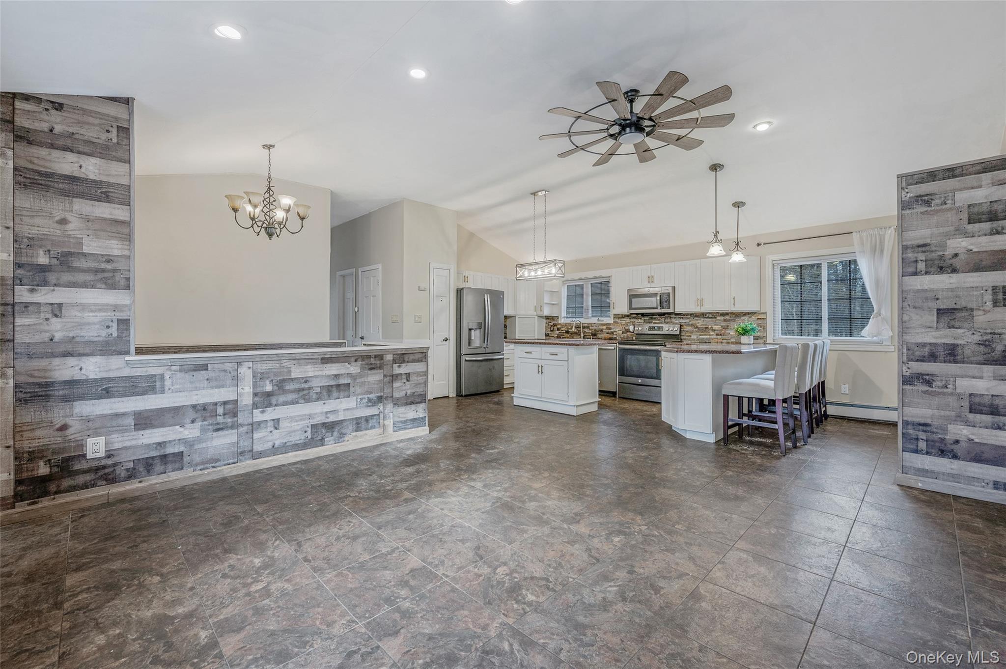 43 Madeline Road Ridge, NY 11961 - Photo 10 of 45