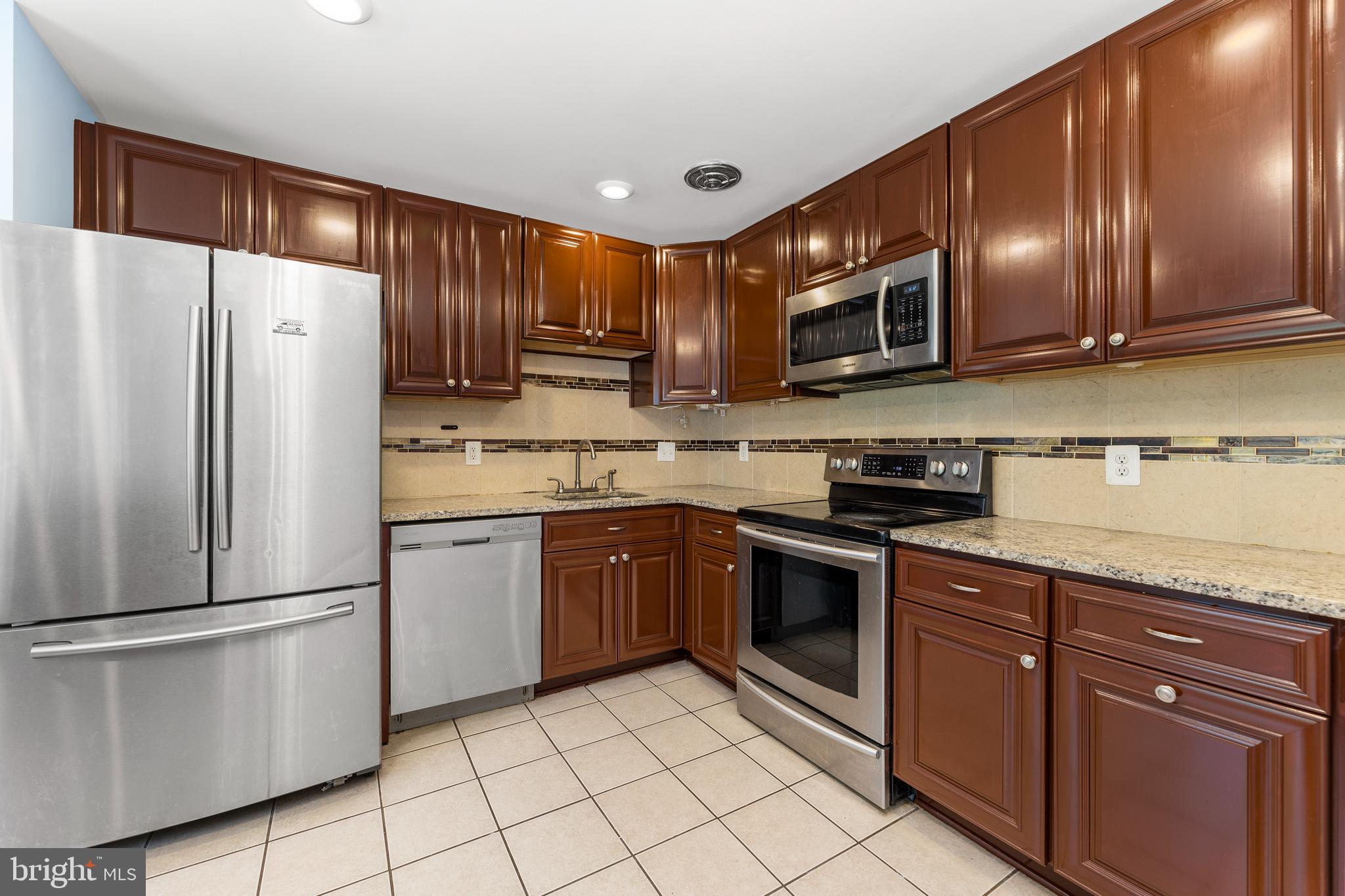 2136 Chantilla Road Catonsville, MD 21228 - Photo 13 of 39