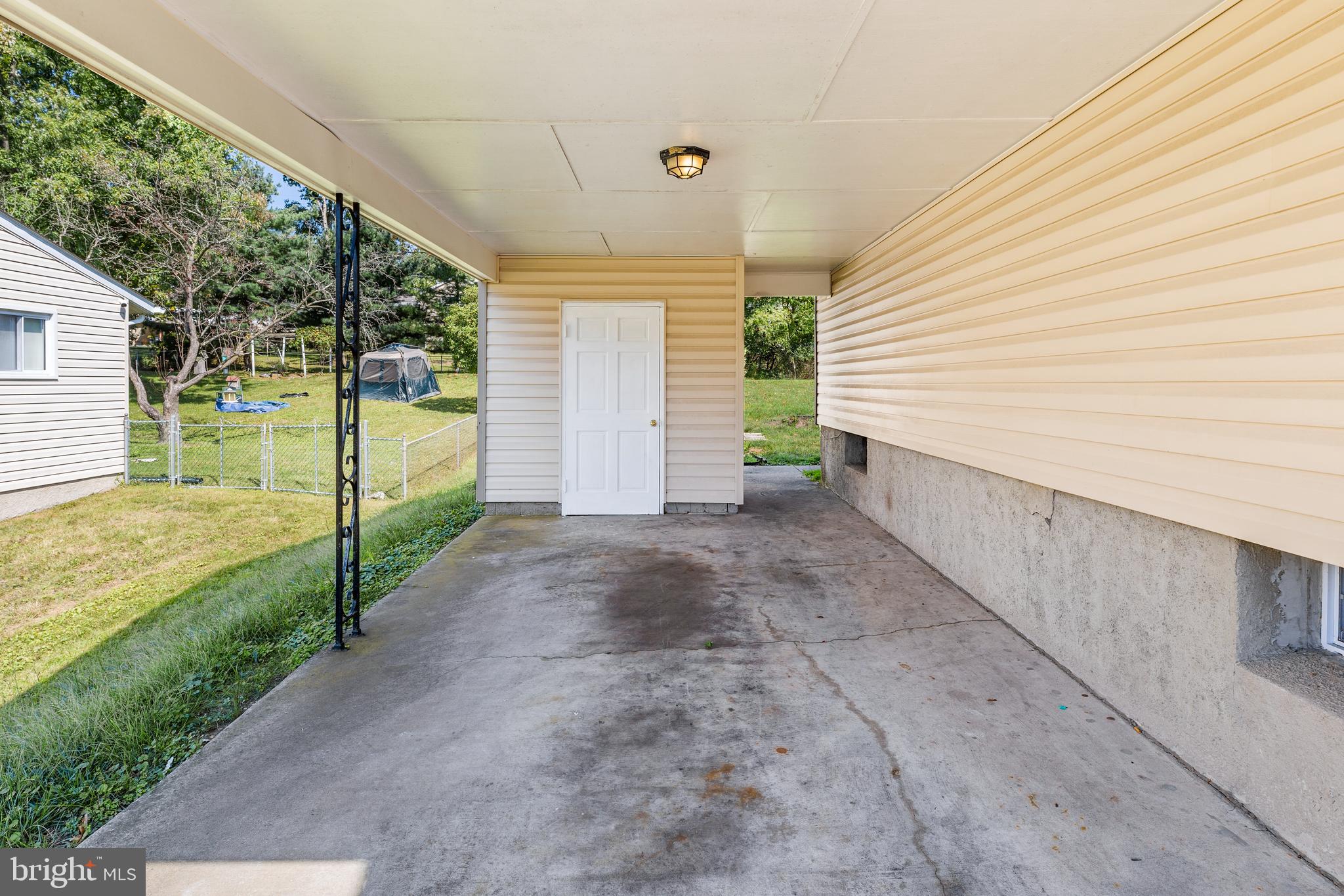 2136 Chantilla Road Catonsville, MD 21228 - Photo 4 of 39