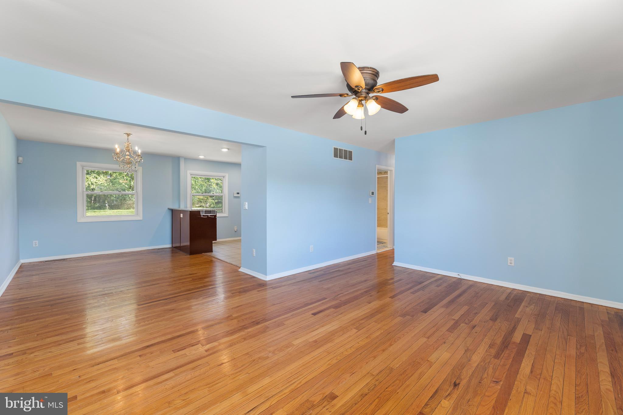 2136 Chantilla Road Catonsville, MD 21228 - Photo 9 of 39