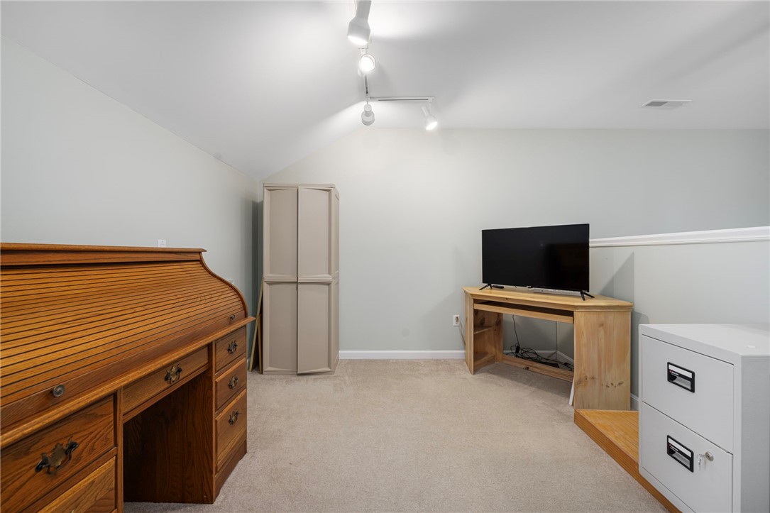 217 Rolling Hill Road, Unit 217 Portsmouth, RI 02871 - Photo 31 of 49