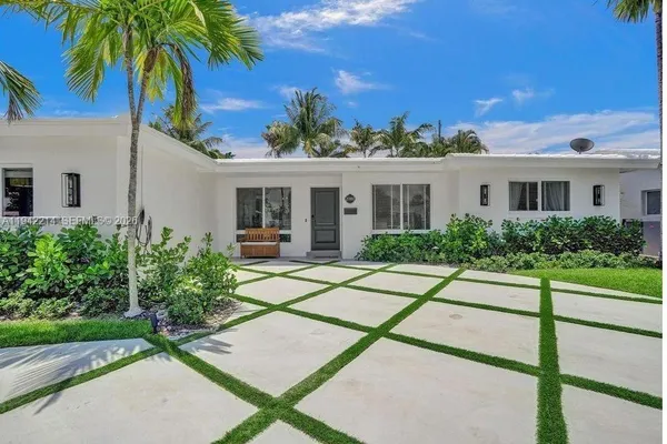 $5,750 | 2080 Northeast 65th Street, Fort Lauderdale, FL 33308