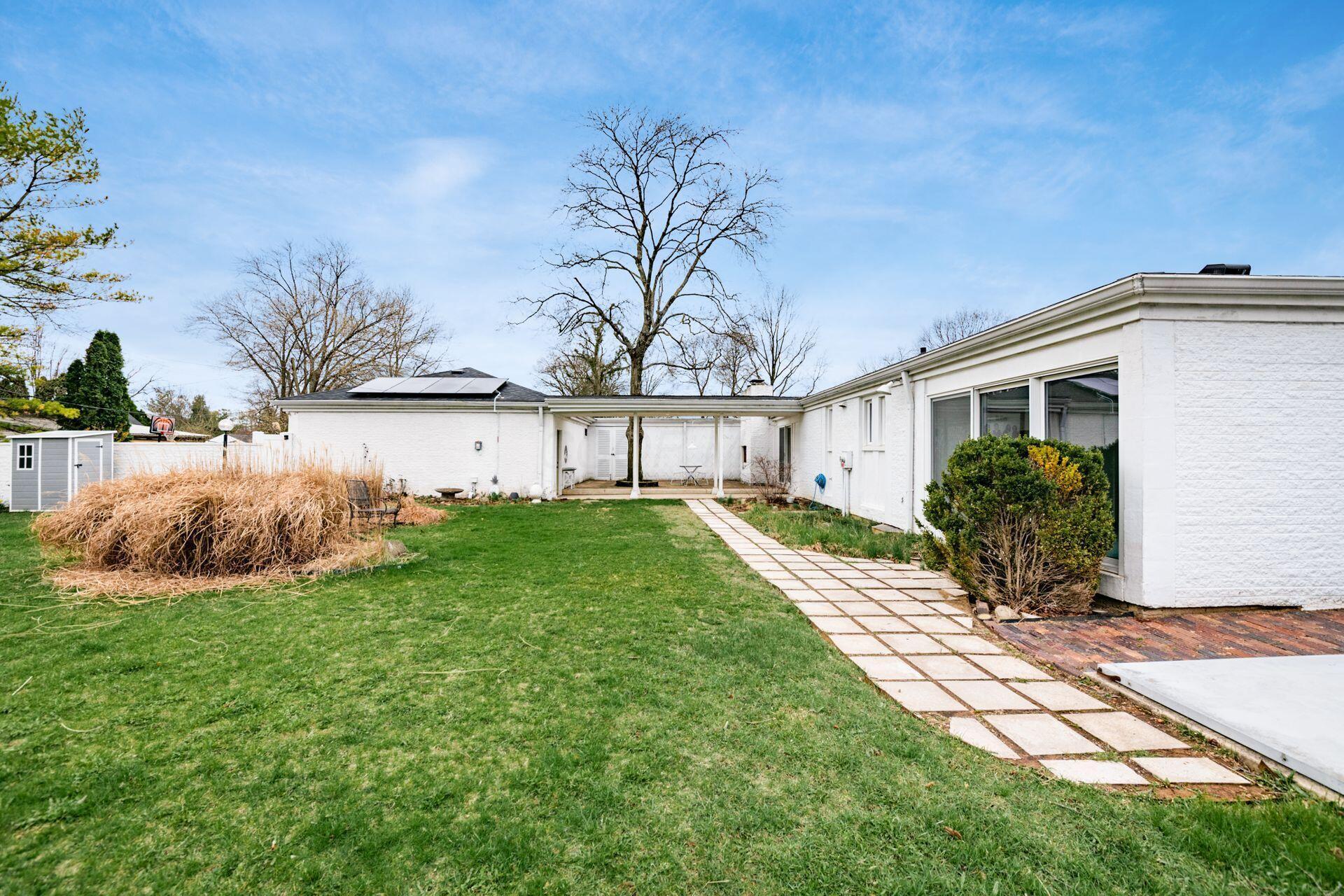 2177 Oakmount Road Columbus, OH 43221 - Photo 29 of 34 082_00510_L 2177 Oakmount 030