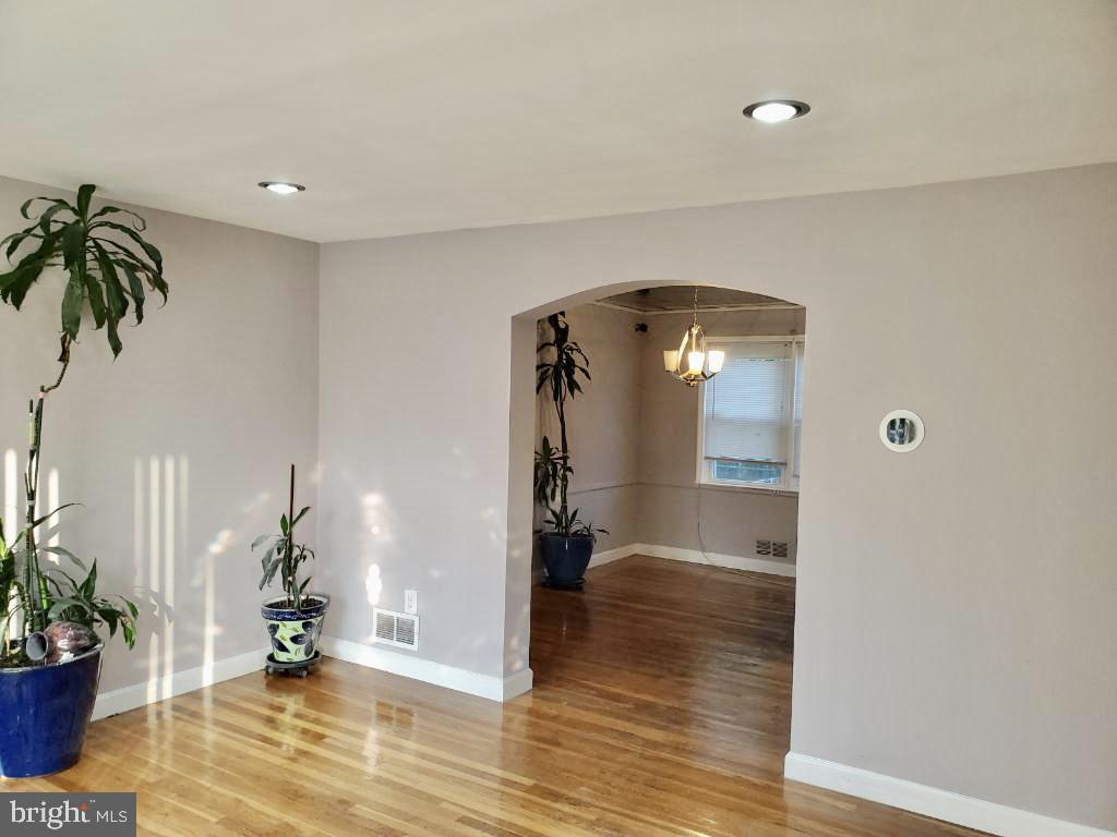 6210 Falkirk Road Baltimore, MD 21239 - Photo 13 of 22 Beautiful area to entertain
