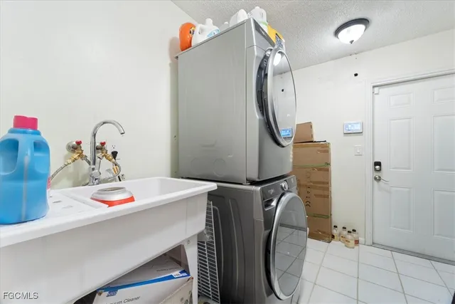 $374,900 | 1514 Canal Street, Lehigh Acres, FL 33936