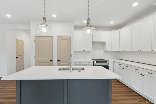 $456,900 | 105 Terwillager Lane, Manlius, NY 13116