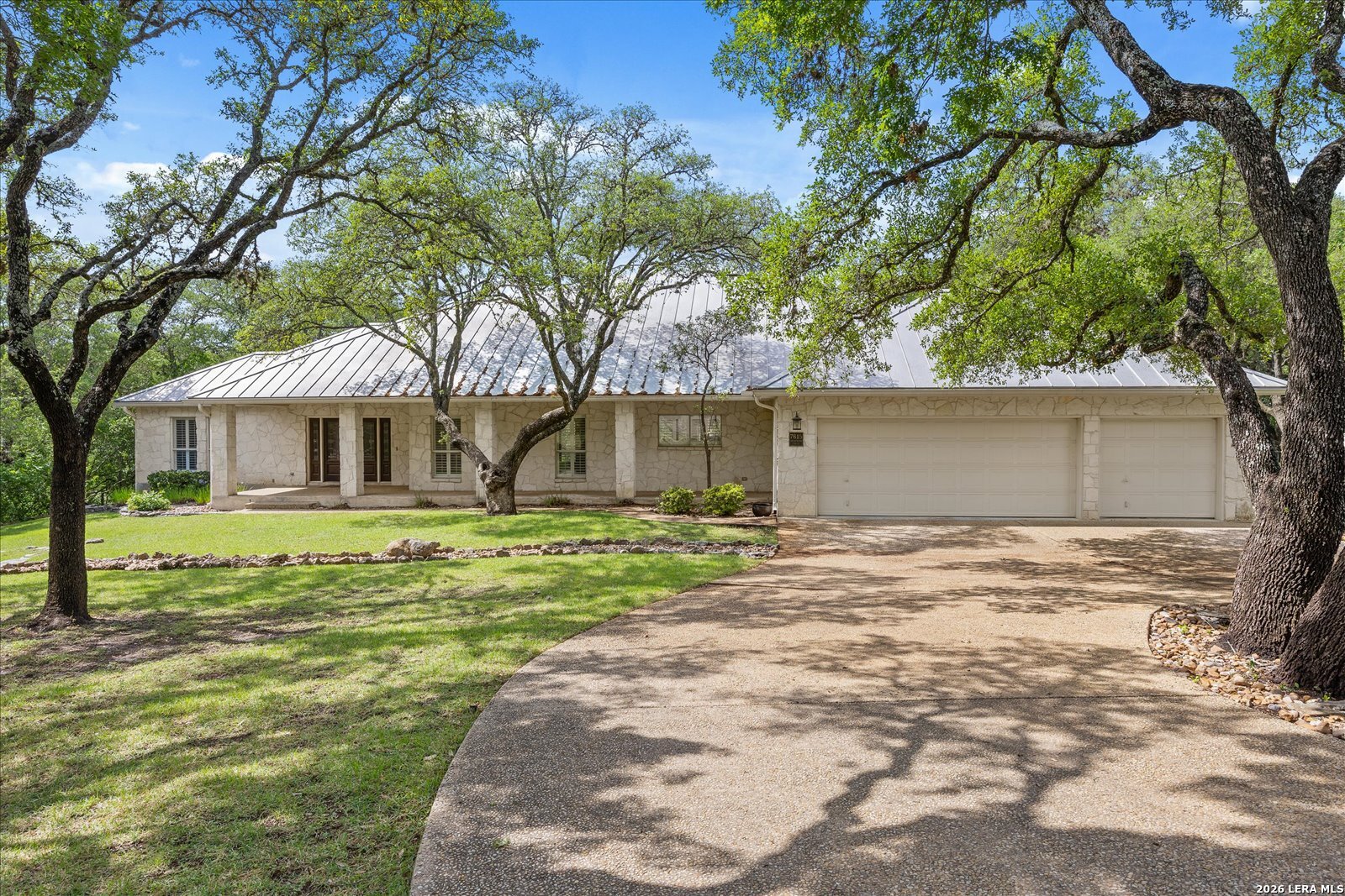 7615 Sweetwind Circle Fair Oaks Ranch, TX 78015 - Photo 2 of 45